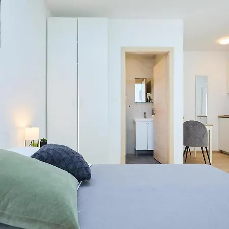 Palm Tree Apartment
